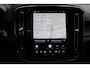 Volvo XC40 Single Motor Extended Range Ultimate 82 kWh | Full Options | Henk Scholten Volvo Geleverd | Lighting Pack | Nubuck/Microtech Interieur | 20-Inch Lichtmetalen Velgen | Panoramadak | Trekhaak | Getint Glas | Stuurverwarming | Stoelverwarming | Harman/Kardon Audio | Elektrisch Verstelbare Stoelen | Dak in Black Stone Zwart | Adaptieve Cruise Control | Pilot Assist | Parkeersensoren Voor & Achter |