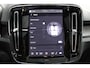 Volvo XC40 Single Motor Extended Range Ultimate 82 kWh | Full Options | Henk Scholten Volvo Geleverd | Lighting Pack | Nubuck/Microtech Interieur | 20-Inch Lichtmetalen Velgen | Panoramadak | Trekhaak | Getint Glas | Stuurverwarming | Stoelverwarming | Harman/Kardon Audio | Elektrisch Verstelbare Stoelen | Dak in Black Stone Zwart | Adaptieve Cruise Control | Pilot Assist | Parkeersensoren Voor & Achter |