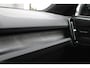 Volvo XC40 Single Motor Extended Range Ultimate 82 kWh | Full Options | Henk Scholten Volvo Geleverd | Lighting Pack | Nubuck/Microtech Interieur | 20-Inch Lichtmetalen Velgen | Panoramadak | Trekhaak | Getint Glas | Stuurverwarming | Stoelverwarming | Harman/Kardon Audio | Elektrisch Verstelbare Stoelen | Dak in Black Stone Zwart | Adaptieve Cruise Control | Pilot Assist | Parkeersensoren Voor & Achter |