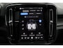 Volvo XC40 Single Motor Extended Range Ultimate 82 kWh | Full Options | Henk Scholten Volvo Geleverd | Lighting Pack | Nubuck/Microtech Interieur | 20-Inch Lichtmetalen Velgen | Panoramadak | Trekhaak | Getint Glas | Stuurverwarming | Stoelverwarming | Harman/Kardon Audio | Elektrisch Verstelbare Stoelen | Dak in Black Stone Zwart | Adaptieve Cruise Control | Pilot Assist | Parkeersensoren Voor & Achter |