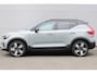 Volvo XC40 Single Motor Extended Range Ultimate 82 kWh | Full Options | Henk Scholten Volvo Geleverd | Lighting Pack | Nubuck/Microtech Interieur | 20-Inch Lichtmetalen Velgen | Panoramadak | Trekhaak | Getint Glas | Stuurverwarming | Stoelverwarming | Harman/Kardon Audio | Elektrisch Verstelbare Stoelen | Dak in Black Stone Zwart | Adaptieve Cruise Control | Pilot Assist | Parkeersensoren Voor & Achter |