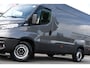 IVECO Daily 35S18 L2H2 PB Edition FACELIFT! Virtual, Adaptieve Cruise, Camera, Carplay, Automaat, 3500kg Trekhaak, Sensoren, 180pk, Multimedia, Uniek!