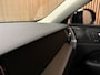 Volvo XC60 T8 AWD Recharge Ultimate Dark | Trekhaak | Head-Up Display | Harman Kardon | 455pk | Adaptieve Cruise Control | Stoelverwarming voor+achter | Stuurwielverwarming | Schuifdak | Full LED Meesturende koplampen | Parkeercamera | Pilot Assist | Standkachel met Volvo On Call App | Elektrische voorstoelen geheugen | Lederen bekleding | Zitting verlenging voorstoelen | Lederen dashboard | 20 Inch | Google Infotainment | Keyless Drive | Elektrisch bedienbare achterklep | DAB Radio | Apple Carplay/Android Auto | Draadloos telefoon opladen | Volvo On Call met mobiele App functie | Platinum Grey Metallic |