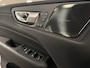 Volvo XC60 T8 AWD Recharge Ultimate Dark | Trekhaak | Head-Up Display | Harman Kardon | 455pk | Adaptieve Cruise Control | Stoelverwarming voor+achter | Stuurwielverwarming | Schuifdak | Full LED Meesturende koplampen | Parkeercamera | Pilot Assist | Standkachel met Volvo On Call App | Elektrische voorstoelen geheugen | Lederen bekleding | Zitting verlenging voorstoelen | Lederen dashboard | 20 Inch | Google Infotainment | Keyless Drive | Elektrisch bedienbare achterklep | DAB Radio | Apple Carplay/Android Auto | Draadloos telefoon opladen | Volvo On Call met mobiele App functie | Platinum Grey Metallic |