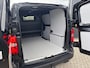 Peugeot e-Expert EV L2 75 kWh Dynamic By Revolve | Betimmering | Camera | Stoelverwarming | Cruise Control | Navi | CLimate | Leder | Sidesteps | LED | Keyless