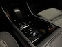 Volvo XC40 B4 Plus Dark | Trekhaak | Harman Kardon | All Season banden | Bestuurdersstoel elektrisch geheugen | Adaptieve Cruise Control | Stoel en Stuurwielverwarming | Google Infotainment | Parkeercamera | Pilot Assist | BLIS Dode Hoek Detectie | Keyless Drive | Parkeersensoren voor+achter | Passagiersstoel elektrisch | Elektrisch bedienbare achterklep | 19 Inch | Zitting verlenging voorstoelen | DAB Radio | Apple Carplay/Android Auto | Draadloos telefoon opladen | Volvo On Call met mobiele App functie | Silver Dawn Metallic |