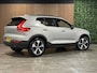 Volvo XC40 B4 Plus Dark | Trekhaak | Harman Kardon | All Season banden | Bestuurdersstoel elektrisch geheugen | Adaptieve Cruise Control | Stoel en Stuurwielverwarming | Google Infotainment | Parkeercamera | Pilot Assist | BLIS Dode Hoek Detectie | Keyless Drive | Parkeersensoren voor+achter | Passagiersstoel elektrisch | Elektrisch bedienbare achterklep | 19 Inch | Zitting verlenging voorstoelen | DAB Radio | Apple Carplay/Android Auto | Draadloos telefoon opladen | Volvo On Call met mobiele App functie | Silver Dawn Metallic |