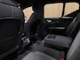 Volvo XC40 B4 Plus Dark | Trekhaak | Harman Kardon | All Season banden | Bestuurdersstoel elektrisch geheugen | Adaptieve Cruise Control | Stoel en Stuurwielverwarming | Google Infotainment | Parkeercamera | Pilot Assist | BLIS Dode Hoek Detectie | Keyless Drive | Parkeersensoren voor+achter | Passagiersstoel elektrisch | Elektrisch bedienbare achterklep | 19 Inch | Zitting verlenging voorstoelen | DAB Radio | Apple Carplay/Android Auto | Draadloos telefoon opladen | Volvo On Call met mobiele App functie | Silver Dawn Metallic |