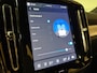 Volvo XC40 B4 Plus Dark | Trekhaak | Harman Kardon | All Season banden | Bestuurdersstoel elektrisch geheugen | Adaptieve Cruise Control | Stoel en Stuurwielverwarming | Google Infotainment | Parkeercamera | Pilot Assist | BLIS Dode Hoek Detectie | Keyless Drive | Parkeersensoren voor+achter | Passagiersstoel elektrisch | Elektrisch bedienbare achterklep | 19 Inch | Zitting verlenging voorstoelen | DAB Radio | Apple Carplay/Android Auto | Draadloos telefoon opladen | Volvo On Call met mobiele App functie | Silver Dawn Metallic |