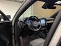Volvo XC40 B4 Plus Dark | Trekhaak | Harman Kardon | All Season banden | Bestuurdersstoel elektrisch geheugen | Adaptieve Cruise Control | Stoel en Stuurwielverwarming | Google Infotainment | Parkeercamera | Pilot Assist | BLIS Dode Hoek Detectie | Keyless Drive | Parkeersensoren voor+achter | Passagiersstoel elektrisch | Elektrisch bedienbare achterklep | 19 Inch | Zitting verlenging voorstoelen | DAB Radio | Apple Carplay/Android Auto | Draadloos telefoon opladen | Volvo On Call met mobiele App functie | Silver Dawn Metallic |