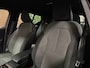Volvo XC40 B4 Plus Dark | Trekhaak | Harman Kardon | All Season banden | Bestuurdersstoel elektrisch geheugen | Adaptieve Cruise Control | Stoel en Stuurwielverwarming | Google Infotainment | Parkeercamera | Pilot Assist | BLIS Dode Hoek Detectie | Keyless Drive | Parkeersensoren voor+achter | Passagiersstoel elektrisch | Elektrisch bedienbare achterklep | 19 Inch | Zitting verlenging voorstoelen | DAB Radio | Apple Carplay/Android Auto | Draadloos telefoon opladen | Volvo On Call met mobiele App functie | Silver Dawn Metallic |