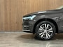 Volvo XC60 T6 AWD Recharge Bright | Adaptieve Cruise Control | Stoelverwarming voor+achter | Stuurwielverwarming | Standkachel met Volvo On Call App | Full LED Meesturende koplampen | Pilot Assist | BLIS Dode Hoek Detectie | Elektrische voorstoelen geheugen | Lederen bekleding | Zitting verlenging voorstoelen | Schuifdak | Parkeercamera | Google Infotainment | 18Inch | Keyless Drive | Parkeersensoren voor+achter | Privacy Glass | DAB Radio | Apple Carplay/Android Auto | Draadloos telefoon opladen | Volvo On Call met mobiele App functie | Platinum Grey Metallic |