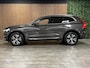 Volvo XC60 T6 AWD Recharge Bright | Adaptieve Cruise Control | Stoelverwarming voor+achter | Stuurwielverwarming | Standkachel met Volvo On Call App | Full LED Meesturende koplampen | Pilot Assist | BLIS Dode Hoek Detectie | Elektrische voorstoelen geheugen | Lederen bekleding | Zitting verlenging voorstoelen | Schuifdak | Parkeercamera | Google Infotainment | 18Inch | Keyless Drive | Parkeersensoren voor+achter | Privacy Glass | DAB Radio | Apple Carplay/Android Auto | Draadloos telefoon opladen | Volvo On Call met mobiele App functie | Platinum Grey Metallic |