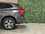 Volvo XC60 T6 AWD Recharge Bright | Adaptieve Cruise Control | Stoelverwarming voor+achter | Stuurwielverwarming | Standkachel met Volvo On Call App | Full LED Meesturende koplampen | Pilot Assist | BLIS Dode Hoek Detectie | Elektrische voorstoelen geheugen | Lederen bekleding | Zitting verlenging voorstoelen | Schuifdak | Parkeercamera | Google Infotainment | 18Inch | Keyless Drive | Parkeersensoren voor+achter | Privacy Glass | DAB Radio | Apple Carplay/Android Auto | Draadloos telefoon opladen | Volvo On Call met mobiele App functie | Platinum Grey Metallic |