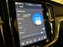 Volvo V60 T6 AWD Recharge Ultra Dark | Trekhaak | 360 Camera | Schuifdak | Head-Up Display | Harman Kardon | Adaptieve Cruise Control | Stoelverwarming voor+achter | Stuurwielverwarming | Full LED Meesturende koplampen | Pilot Assist | BLIS Dode Hoek Detectie | Elektrische voorstoelen geheugen | Lederen bekleding | Zitting verlenging voorstoelen | Lederen dashboard | Google Infotainment | Keyless Drive | Parkeersensoren voor+achter | Privacy Glass | Elektrisch bedienbare achterklep | DAB Radio | Apple Carplay/Android Auto | Volvo On Call met mobiele App functie | Forest Lake Metallic |