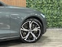 Volvo V60 T6 AWD Recharge Ultra Dark | Trekhaak | 360 Camera | Schuifdak | Head-Up Display | Harman Kardon | Adaptieve Cruise Control | Stoelverwarming voor+achter | Stuurwielverwarming | Full LED Meesturende koplampen | Pilot Assist | BLIS Dode Hoek Detectie | Elektrische voorstoelen geheugen | Lederen bekleding | Zitting verlenging voorstoelen | Lederen dashboard | Google Infotainment | Keyless Drive | Parkeersensoren voor+achter | Privacy Glass | Elektrisch bedienbare achterklep | DAB Radio | Apple Carplay/Android Auto | Volvo On Call met mobiele App functie | Forest Lake Metallic |