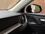 Volvo V60 T6 AWD Recharge Ultra Dark | Trekhaak | 360 Camera | Schuifdak | Head-Up Display | Harman Kardon | Adaptieve Cruise Control | Stoelverwarming voor+achter | Stuurwielverwarming | Full LED Meesturende koplampen | Pilot Assist | BLIS Dode Hoek Detectie | Elektrische voorstoelen geheugen | Lederen bekleding | Zitting verlenging voorstoelen | Lederen dashboard | Google Infotainment | Keyless Drive | Parkeersensoren voor+achter | Privacy Glass | Elektrisch bedienbare achterklep | DAB Radio | Apple Carplay/Android Auto | Volvo On Call met mobiele App functie | Forest Lake Metallic |
