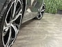 Volvo V60 T6 AWD Recharge Ultra Dark | Trekhaak | 360 Camera | Schuifdak | Head-Up Display | Harman Kardon | Adaptieve Cruise Control | Stoelverwarming voor+achter | Stuurwielverwarming | Full LED Meesturende koplampen | Pilot Assist | BLIS Dode Hoek Detectie | Elektrische voorstoelen geheugen | Lederen bekleding | Zitting verlenging voorstoelen | Lederen dashboard | Google Infotainment | Keyless Drive | Parkeersensoren voor+achter | Privacy Glass | Elektrisch bedienbare achterklep | DAB Radio | Apple Carplay/Android Auto | Volvo On Call met mobiele App functie | Forest Lake Metallic |