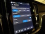 Volvo V60 T6 AWD Recharge Ultra Dark | Trekhaak | 360 Camera | Schuifdak | Head-Up Display | Harman Kardon | Adaptieve Cruise Control | Stoelverwarming voor+achter | Stuurwielverwarming | Full LED Meesturende koplampen | Pilot Assist | BLIS Dode Hoek Detectie | Elektrische voorstoelen geheugen | Lederen bekleding | Zitting verlenging voorstoelen | Lederen dashboard | Google Infotainment | Keyless Drive | Parkeersensoren voor+achter | Privacy Glass | Elektrisch bedienbare achterklep | DAB Radio | Apple Carplay/Android Auto | Volvo On Call met mobiele App functie | Forest Lake Metallic |