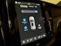 Volvo XC60 T6 AWD Recharge Plus Black Edition | Trekhaak | 360 Camera | Harman Kardon | Adaptieve Cruise Control | Stoelverwarming voor+achter | Stuurwielverwarming | Pilot Assist | BLIS Dode Hoek Detectie | Elektrische voorstoelen geheugen | R-Design Contour stoelen met wit stiksel en bies | Zitting verlenging voorstoelen | Schuifdak | Google Infotainment | 21 Inch | Keyless Drive | Parkeersensoren voor+achter | Privacy Glass | DAB Radio | Apple Carplay/Android Auto | Draadloos telefoon opladen | Volvo On Call met mobiele App functie | Onyx Black Metallic |