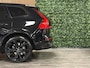 Volvo XC60 T6 AWD Recharge Plus Black Edition | Trekhaak | 360 Camera | Harman Kardon | Adaptieve Cruise Control | Stoelverwarming voor+achter | Stuurwielverwarming | Pilot Assist | BLIS Dode Hoek Detectie | Elektrische voorstoelen geheugen | R-Design Contour stoelen met wit stiksel en bies | Zitting verlenging voorstoelen | Schuifdak | Google Infotainment | 21 Inch | Keyless Drive | Parkeersensoren voor+achter | Privacy Glass | DAB Radio | Apple Carplay/Android Auto | Draadloos telefoon opladen | Volvo On Call met mobiele App functie | Onyx Black Metallic |
