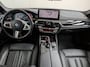 BMW 5-Serie 520i Business Edition Plus | NL-AUTO! | 1E EIGENAAR! | M-SPORT | CAMERA | CRUISE | STOELVERWARMING | ELEKTR. STOEL INCL. MEMORY | LEDER | ELEKTR. STUUR