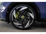 Abarth 600e Scorpionissima 54 kWh | SOH 97% | Tot 8 Jaar Garantie | Winter Pack | Sound Pack | 20 Inch Lichtmetalen velgen | Camera | Navigatie | Parkeersensoren |