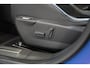 Abarth 600e Scorpionissima 54 kWh | SOH 97% | Tot 8 Jaar Garantie | Winter Pack | Sound Pack | 20 Inch Lichtmetalen velgen | Camera | Navigatie | Parkeersensoren |
