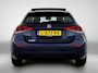 Mercedes-Benz A-klasse 180 Business Solution | Panoramadak | Led koplampen | Stoelverwarming | Parkeerpakket met achteruitrijcamera. Inclusief 24 maanden MB Certified garantie voor Europa.