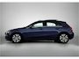 Mercedes-Benz A-klasse 180 Business Solution | Panoramadak | Led koplampen | Stoelverwarming | Parkeerpakket met achteruitrijcamera. Inclusief 24 maanden MB Certified garantie voor Europa.