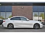 BMW 3-Serie 330e xDrive M-Sport Pro Pano M-zetels ACC HUD 19inch El-klep