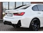 BMW 3-Serie 330e xDrive M-Sport Pro Pano M-zetels ACC HUD 19inch El-klep