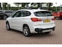 BMW X1 xDrive20i High Exe. M Sport 70.615 km! / Panoramadak / Camera / Head-up / Leder / Navigatie / 18'' / Stuur+Stoelverwarming / Cruise Control
