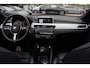 BMW X1 xDrive20i High Exe. M Sport 70.615 km! / Panoramadak / Camera / Head-up / Leder / Navigatie / 18'' / Stuur+Stoelverwarming / Cruise Control