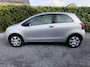 Toyota Yaris 1.0 VVTi Terra | Elekt. Ramen | Radio / CD | Stuurbekrachtiging | APK tot 30-09-2027!