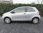 Toyota Yaris 1.0 VVTi Terra | Elekt. Ramen | Radio / CD | Stuurbekrachtiging | Nieuwe APK!