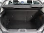 Ford Fiesta 1.0 Style airco, elecraam, 4-deurs, centrvergr, Hill hold, Bluetooth, Navigatie, Lichtmetalen velgen Een comfortabele en luxe hatchback die een moderne uitstraling combineert met een verrassend ruim interieur. Dankzij de efficiënte 1.0-liter motor biedt deze auto een prettige rijervaring en