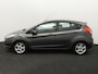 Ford Fiesta 1.0 Style airco, elecraam, 4-deurs, centrvergr, Hill hold, Bluetooth, Navigatie, Lichtmetalen velgen Een comfortabele en luxe hatchback die een moderne uitstraling combineert met een verrassend ruim interieur. Dankzij de efficiënte 1.0-liter motor biedt deze auto een prettige rijervaring en