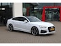 Audi A5 Sportback 40 TFSI Launch edition Sport 190PK / 140kW DSG, NL auto 1e eigenaar, verwarmbare voorstoelen, panoramadak, navigatie, achteruitrijcamera (Rear View), parkeersensoren voor en achter (PDC), Apple Carplay & Android Auto, parkeerassistent (Park Assist), lederen bekleding 'Fijnnappa', privacy glas, lederen multifunctioneel sportstuurwiel S-Line, 20" LMV, digital cockpit, 3-zone climatronic, elektrische achterklep etc.