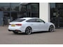 Audi A5 Sportback 40 TFSI Launch edition Sport 190PK / 140kW DSG, NL auto 1e eigenaar, verwarmbare voorstoelen, panoramadak, navigatie, achteruitrijcamera (Rear View), parkeersensoren voor en achter (PDC), Apple Carplay & Android Auto, parkeerassistent (Park Assist), lederen bekleding 'Fijnnappa', privacy glas, lederen multifunctioneel sportstuurwiel S-Line, 20" LMV, digital cockpit, 3-zone climatronic, elektrische achterklep etc.