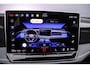 Volkswagen Passat Variant 1.5 eTSI Business 150pk DSG Automaat, Trekhaak, Stoelverwarming, Stuurverwarming, Achteruitrijcamera, Side assist, App-connect, Navigatie, LED verlichting