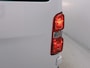 Peugeot e-Expert Standard Premium 75 kWh 136pk | Accu 92% | 100% Elektrisch | 3-zits | Navigatie via Apple Carplay / Android Auto | Airco | Cruise Control | Parkeersensoren | Bluetooth | Regensensor | Automatisch dimlicht | 2x Schuifdeur | Laadvloer + betimmering | Dealeronderhouden |