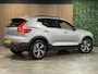 Volvo XC40 B4 Plus Dark | Trekhaak | Harman Kardon | Bestuurdersstoel elektrisch geheugen | Adaptieve Cruise Control | Stoel en Stuurwielverwarming | Google Infotainment | Parkeercamera | Pilot Assist | BLIS Dode Hoek Detectie | Keyless Drive | Parkeersensoren voor+achter | Passagiersstoel elektrisch | Elektrisch bedienbare achterklep | 19 Inch | Zitting verlenging voorstoelen | DAB Radio | Apple Carplay/Android Auto | Draadloos telefoon opladen | Volvo On Call met mobiele App functie | Aurora Silver Metallic |
