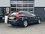 Volvo V60 2.0 T3 Kinetic, Airco, Bluetooth, Cruise, Trekhaak, Radio, Stuur/ Stoelverwarming
