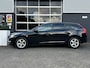 Volvo V60 2.0 T3 Kinetic, Airco, Bluetooth, Cruise, Trekhaak, Radio, Stuur/ Stoelverwarming