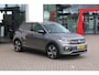 Volkswagen T-Cross 1.0 TSI Style Door ons geleverd en onderhouden, achteruitrijcamera (Rear View), parkeersensoren voor en achter (PDC), navigatie, 2-zone climatronic, adaptieve cruise control (ACC), privacy glas, digital cockpit pro, elektrisch verstel-, verwarm- en inklapbare buitenspiegels, multifunctioneel lederen stuurwiel, grootlichtassistent (Light Assist), dodehoekdetectie (Side Assist), draadloze telefoonlader, keyless go & entry etc.