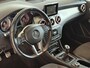 Mercedes-Benz GLA 200 AMG line | Navigatie | 19 inch AMG velgen | Bi-Xenon | Camera | PDC voor+achter | Half lederen sportstoelen met stoelverwarming | Bluetooth | Airconditioning | Volledige onderhoudshistorie aanwezig!
