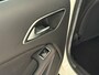 Mercedes-Benz GLA 200 AMG line | Navigatie | 19 inch AMG velgen | Bi-Xenon | Camera | PDC voor+achter | Half lederen sportstoelen met stoelverwarming | Bluetooth | Airconditioning | Volledige onderhoudshistorie aanwezig!