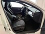 Mercedes-Benz GLA 200 AMG line | Navigatie | 19 inch AMG velgen | Bi-Xenon | Camera | PDC voor+achter | Half lederen sportstoelen met stoelverwarming | Bluetooth | Airconditioning | Volledige onderhoudshistorie aanwezig!