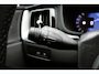 Volvo XC60 T6 Plug-in hybrid AWD Plus Black Edition | Luchtvering | Head-Up Display | 360º Camera | Schuif/Kantel-Panoramadak | Google Infotainment | 21 inch Lichtmetalen velgen|